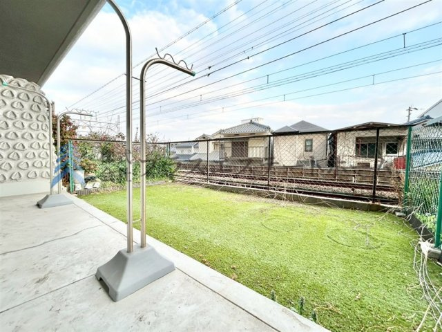 専用庭付き♪南向きで陽当り良好♪ガーデニングや家庭菜園もお楽しみ頂けます♪