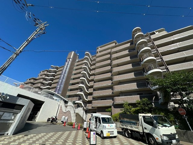 外観：327002683003