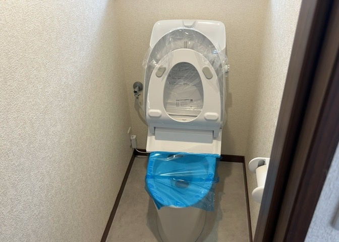 トイレは大きさや形、機能、抗菌性などが異なる多種多彩なタイプが各メーカーから出ています。それぞれに良さがあるため、事前にどういったタイプのトイレがいいのかをご家庭内で決めて、内見に行くといいでしょう。