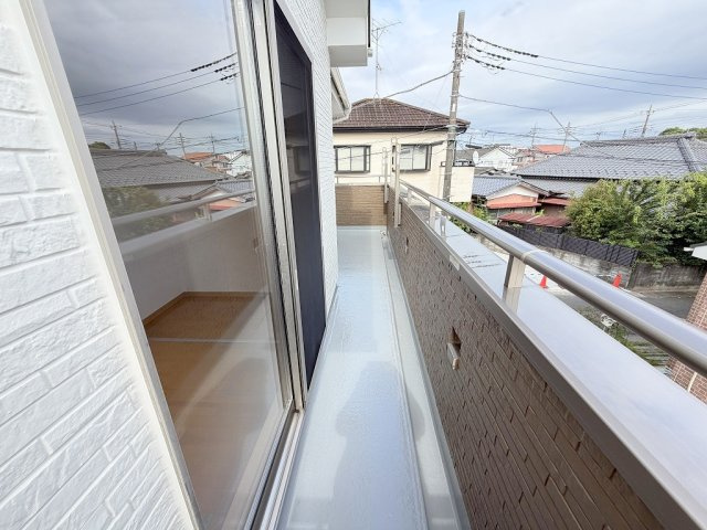 南向きの陽当たり良好なバルコニー