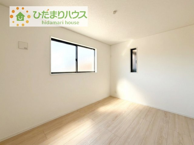 机にベットを置けば子供部屋の完成です！