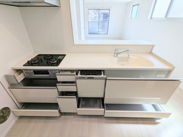 ～食器洗浄乾燥機付のキッチン写真～