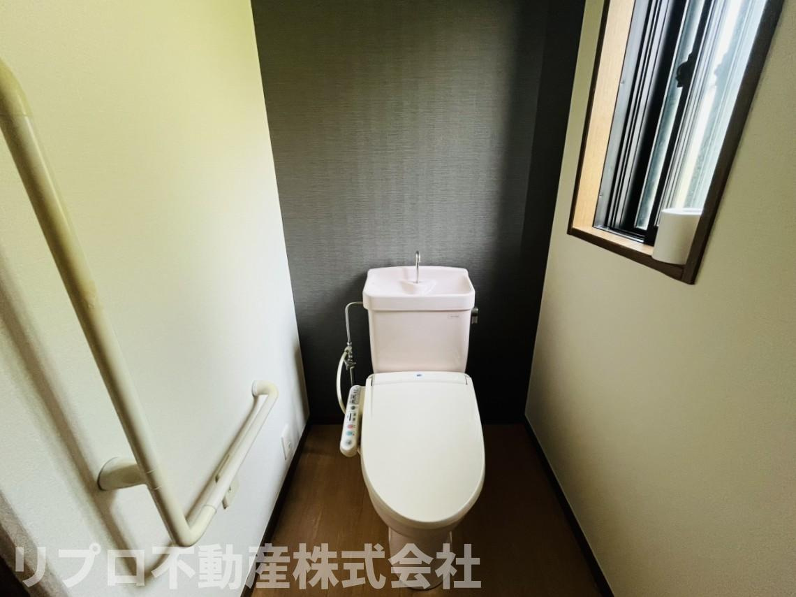 トイレもクロス交換済みです♪