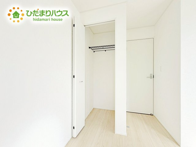 収納があれば物を整理整頓しやすく、部屋が常にすっきりとした状態を保てます。