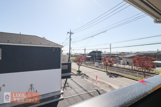 バルコニーからの眺望です。バルコニーで青空をあおぐひと時は、暮らしのちょっとしたスパイスです。