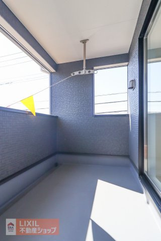 晴れた日は布団や毛布、シーツなどを干せて布団の清潔感も保てます。天日干しは肌触りが気持ちいいですよね。