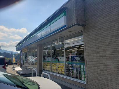 ファミリーマート相模原若柳店まで徒歩10分　急なお買い物もこの距離なら楽々です！