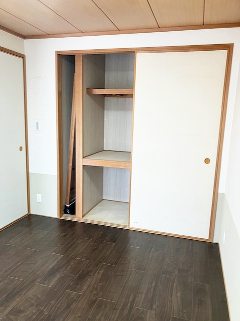 嬉しい収納付き！