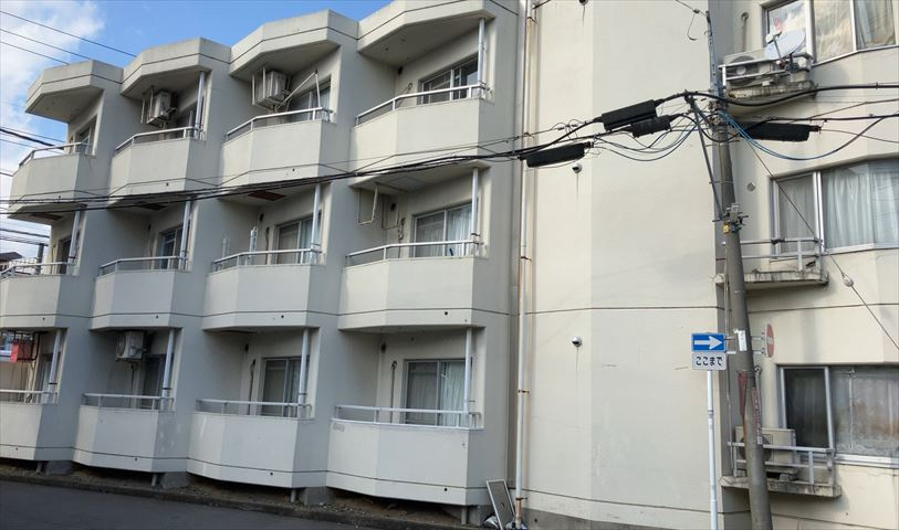 ＳＲＣ造は強度や耐震性の面でもRC造と比べて優れています。そのため、10階建以上の高層または超高層マンションなどの建築にも多く採用されています。柱や梁などのサイズが小さくても高い耐震性を確保できます。