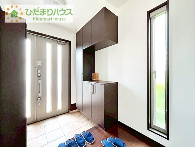 玄関が広いので親子で並んで仲良く靴が履けますね(^^)/