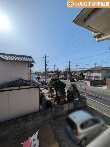 高い建物が無く開放感のある展望　バルコニーからの展望も開けていて閑静な住宅地が望めます。日当りも良いですね♪