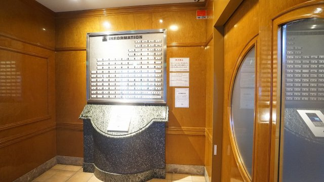 マンションエントランス　オートロックでセキュリティも充実