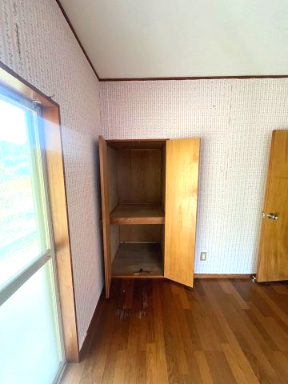 のどかな田園風景に囲まれた、約65坪のゆとりある敷地♪　駐車2台可能！約34坪の建物を活かしたリフォームやリノベーションで理想の住まいづくりを楽しめます！