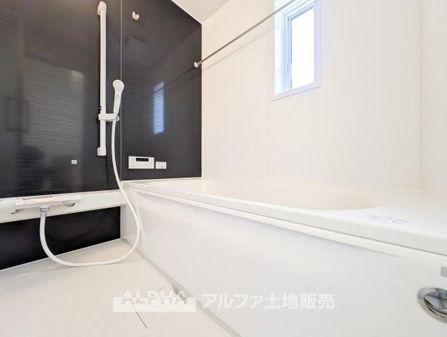 【Bathroom】　◆風呂◆カビが付きにくく軽くこすれば簡単に落ちるお掃除ラクラク仕様です。