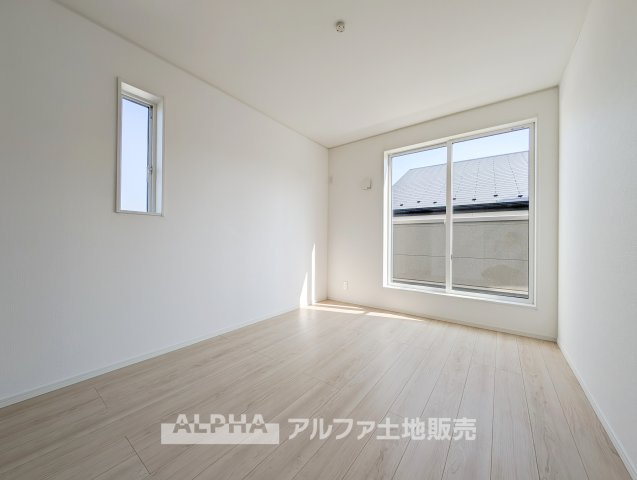 【comfort　room】　◆落ち着きのある室内◆寝室としても子ども部屋としても使いやすく、暮らしの変化にも対応できる空間。日々の時間を穏やかに過ごせます。