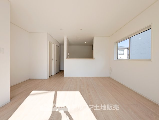 【cozy　living】　◆休日は◆仕事から切り離された家族の為だけの場所でゆっくりくつろぎたい。趣味や、習い事で休日を過ごすも楽しいが、結局はここが安らげる。