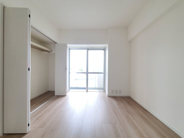 個人の部屋や寝室として使える洋室です