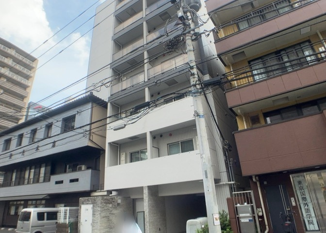 眺望の良さを楽しめるダイニングキッチンで家族団らんの時間を過ごしてはいかがでしょうか。バルコニーから見える景色を家族で眺める時間は、時間が経つのを忘れてしまいそうですね。是非、現地を見に行きましょう！