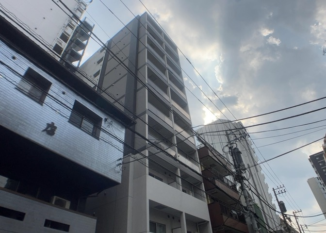 ＲＣ造、Reinforced　Concreteは直訳すると補強されたコンクリートです。主に柱や梁・床・壁が鉄筋とコンクリートで構成おり、鉄筋を組んだ型枠にコンクリートを流し込んで固めたものを指します。