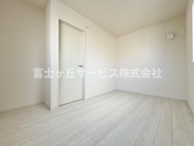 子供部屋としても使える洋室です
