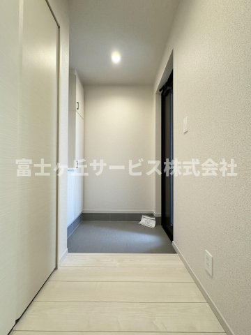 収納もある玄関です