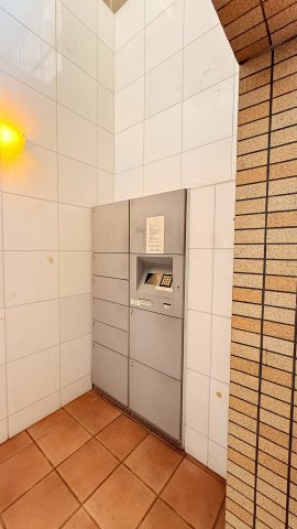 宅配ボックス