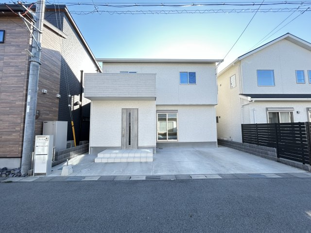 外観：328000568018