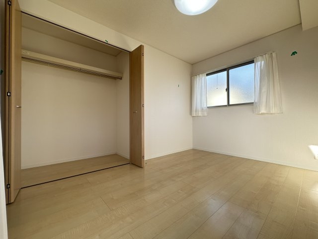 クローゼットもしっかり収納ができるのでお部屋も広く使えます。