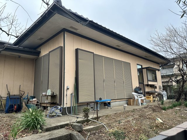 陽あたりを遮るもののない庭は家庭菜園のベースに。