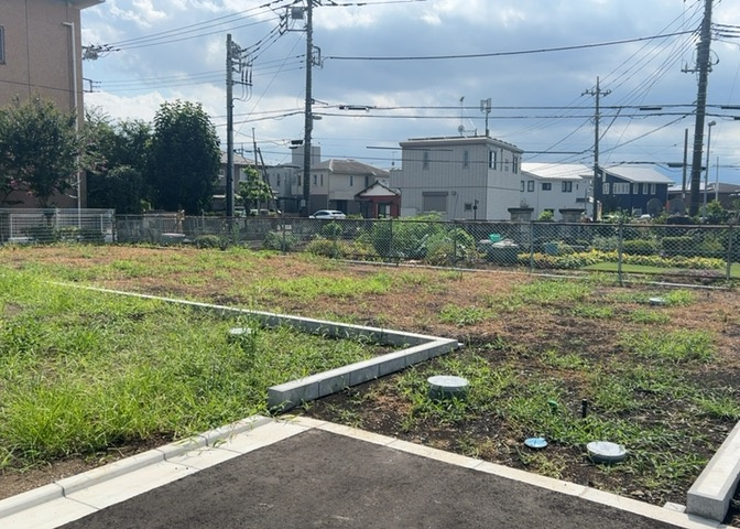 隣家の土地はどうなっているのか、生活利便施設が近くにあるのか、学校まで近いかなど、お客様のライフスタイルにあわせたイメージが重要です。また、近くにあると困る施設が近くにないかも確認するといいでしょう。