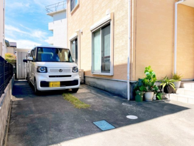 縦列で3台駐車出来ます