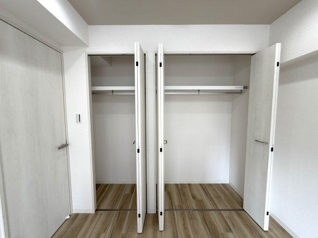 大容量のクローゼットは、衣装持ちの方でも安心。