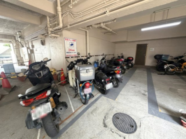 バイク置き場。空きの確認を行いますので、お気軽にお問い合わせください。