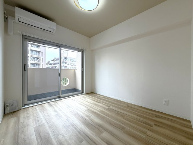 5帖の洋室とダイニングキッチンを繋げて使用することも可能☆