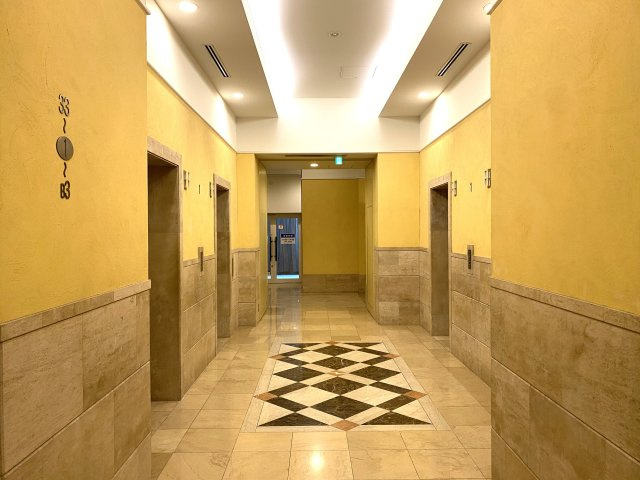 1階　エレベーターホール