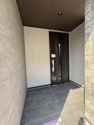 【練馬区富士見台1丁目新築戸建の玄関】
