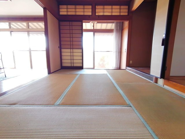 落ち着いた雰囲気の和室付きです