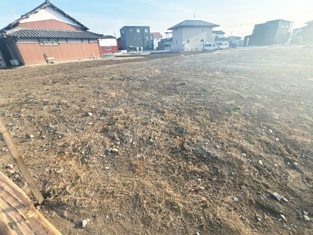 閑静な住宅街に位置しております。