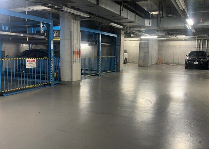 駐車場と明記されていても、最小スペースでつくられた駐車場だと大型車は駐車できなかったり、出入りしにくくなったりする可能性があります。お車のサイズと購入したい物件の駐車場のサイズを現地で確認しましょう。