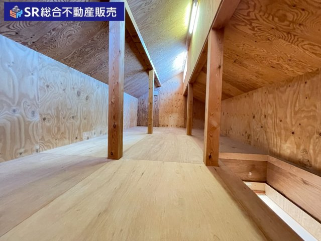 容量たっぷりの屋根裏収納もあります！