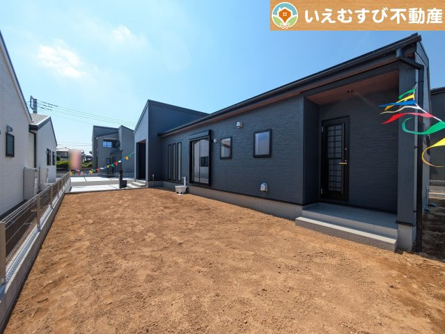 ガーデニングが楽しめそう　季節の草花で彩りを！ガーデニングで緑あふれる景色を作るのも楽しみ♪