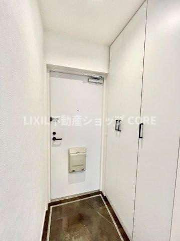 玄関ホールがスッキリ広々としていると帰る時も出ていく時も気持ちが良いものです！　