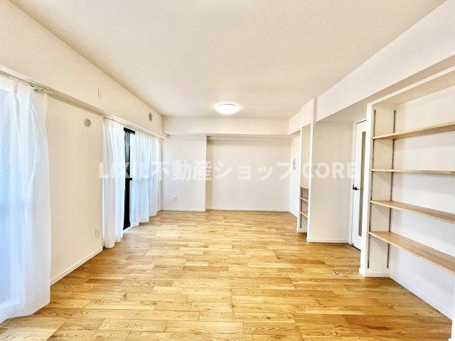 家族と過ごす時間を大切にしたい方にぴったりの明るくゆとりある住空間です。　