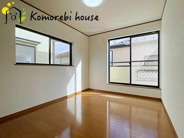 ゆったりした洋室です