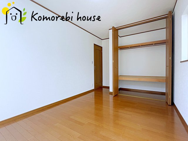 ゆったりした洋室です