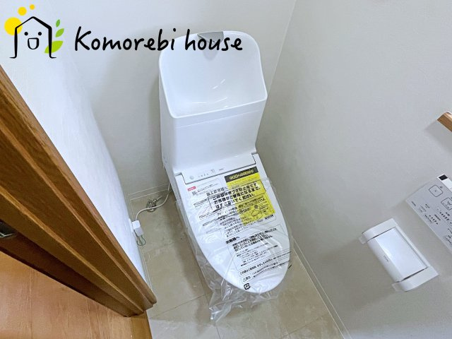 落ち着いた色調のトイレです