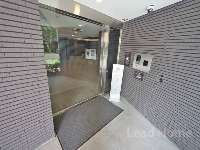 防犯面にも配慮された安心のオートロック付きエントランスです！毎日の帰宅時も心地よく迎えてくれます♪