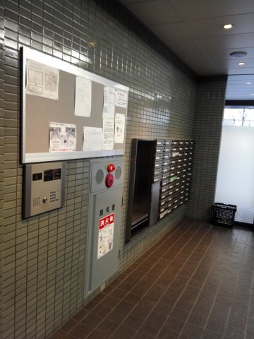 1階エントランス部分　管理掲示板　