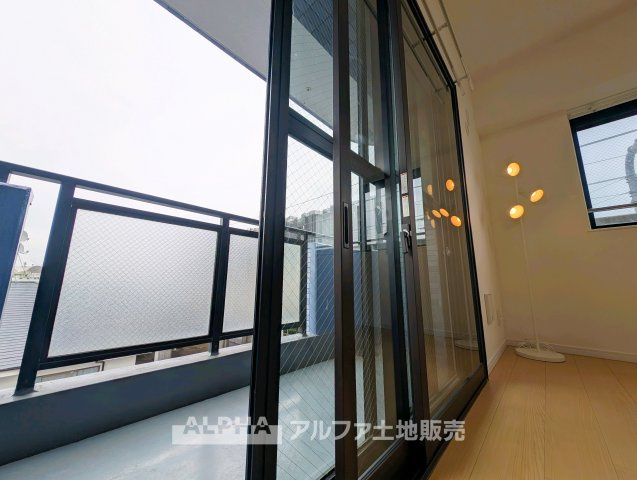 【Cherish　the　time】　◆家族との時間は◆リビングで、食卓で、寝室で、どこにいても楽しめる。居心地の良い空間の中で質のいい安らぎを求めたい。