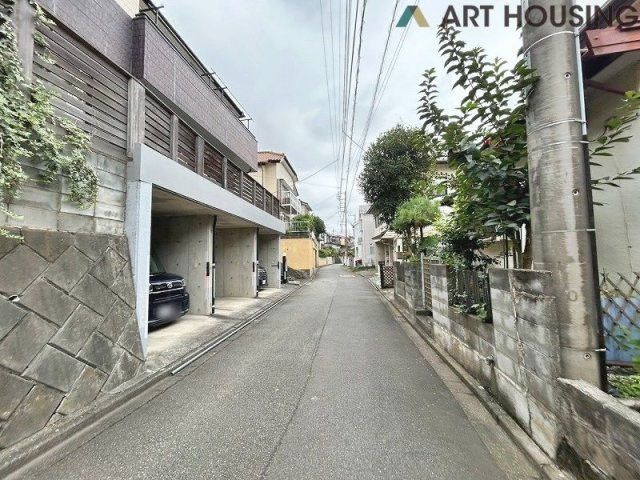 前面道路含む現地写真です